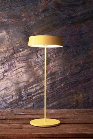 https://www.amlux.it/upload/prodotti/blocchi/cr_620100-lampada-tavolo-magnetica-batteria-battery-magnetic-led-table-lamp-miram-giallo-529909.jpg